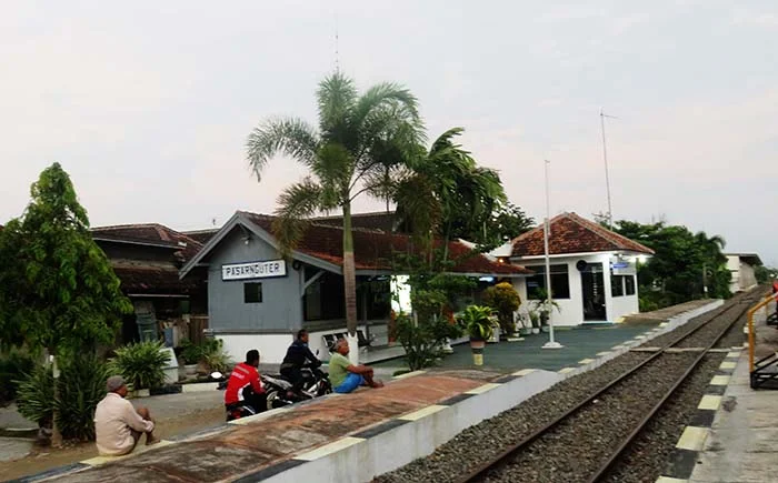 Stasiun Pasar Nguter