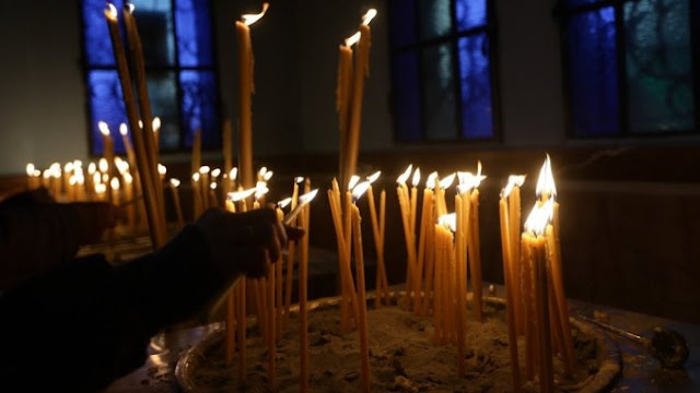 Ένα άτομο ανά 10 τετραγωνικά στις εκκλησίες