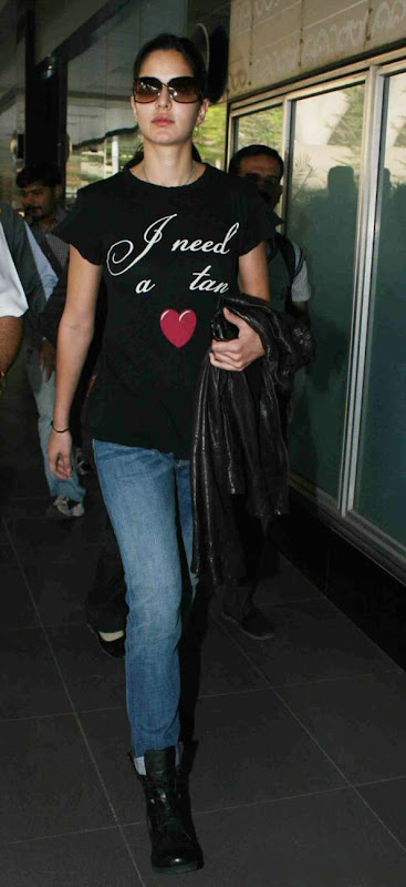 Katrina Kaif Snapped at International Airport glamour images