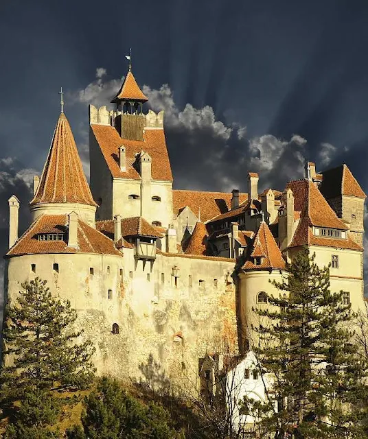 dracula castle halloween transilvania romania visit