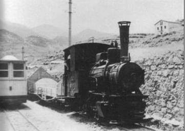 Tren (carrilet) en la estación de La Pobla de Lillet