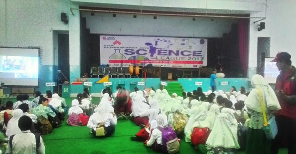 Saya Diundang Jadi Juri Lomba Storytelling Se-Tangerang Selatan Pada Lomba Science League 2017 Di SMP Pembangunan Jaya, Bintaro, Tangerang Selatan