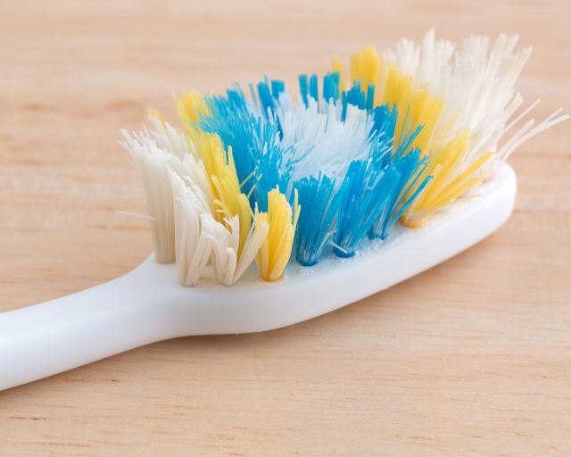 7 choses à faire avec une vieille brosse à dents