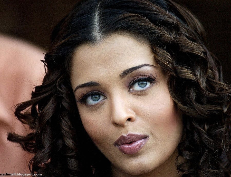 Aishwarya Rai Hot 2004