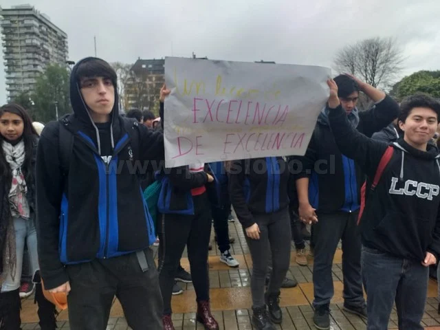 Estudiantes protestan en Osorno