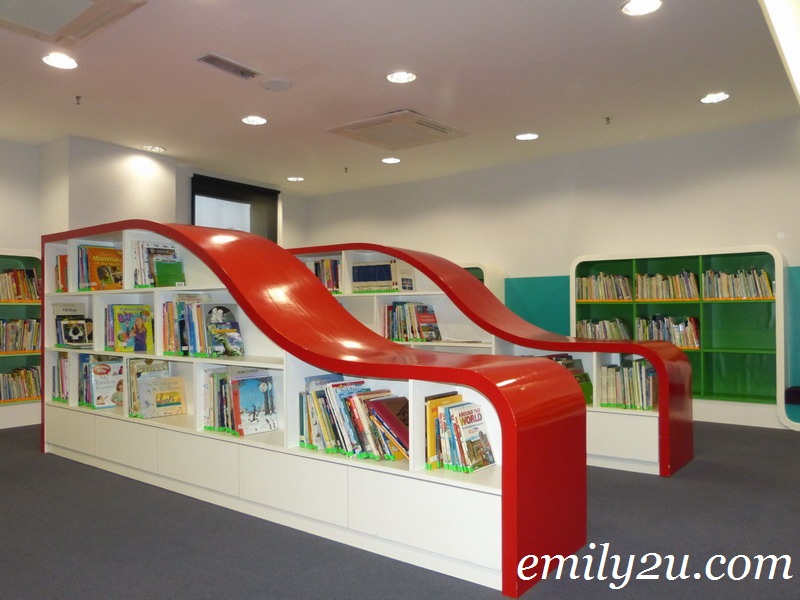Raja Tun Uda Library, Shah Alam | From Emily To You