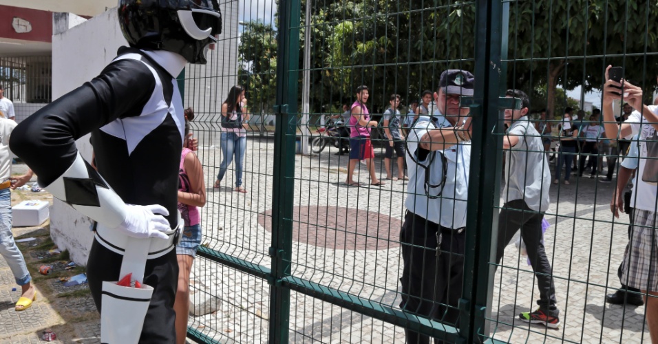 power ranger preto se atrasa para o enem 2015