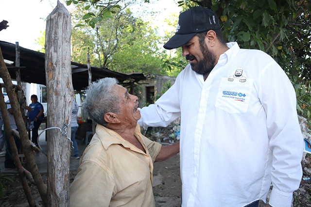 Macarito estuvo recorriendo las calles para hacer un llamado a la todos los espiteños que se sumen a su proyecto