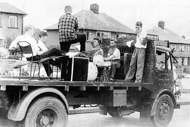 The Quarry Men St. Peter's Woolton Parish Church Liverpoo l6 de julio de 1957