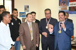 رئيس جامعة جنوب الوادي يفتتح المعرض الفني لطلاب كلية الطب البيطري