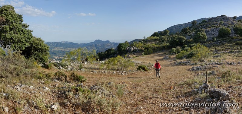 Subida al Martín Gil y Crestería de Sierra Blanquilla