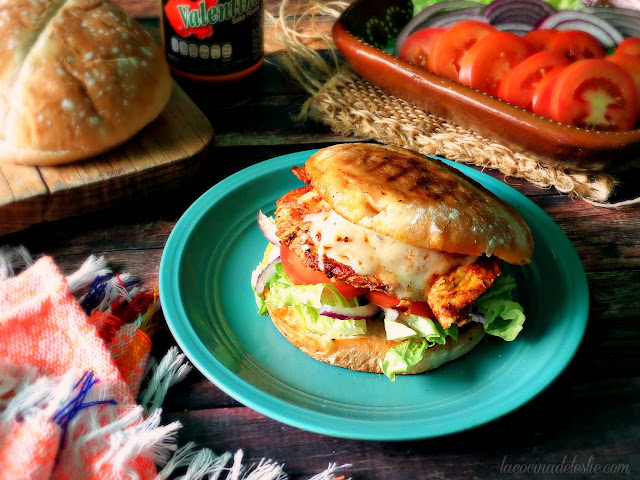 Buffalo Chicken Torta - lacocinadeleslie.com