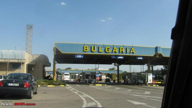 «Κόβει την διέλευση των λαθρομεταναστών» στα σύνορά της η Βουλγαρία