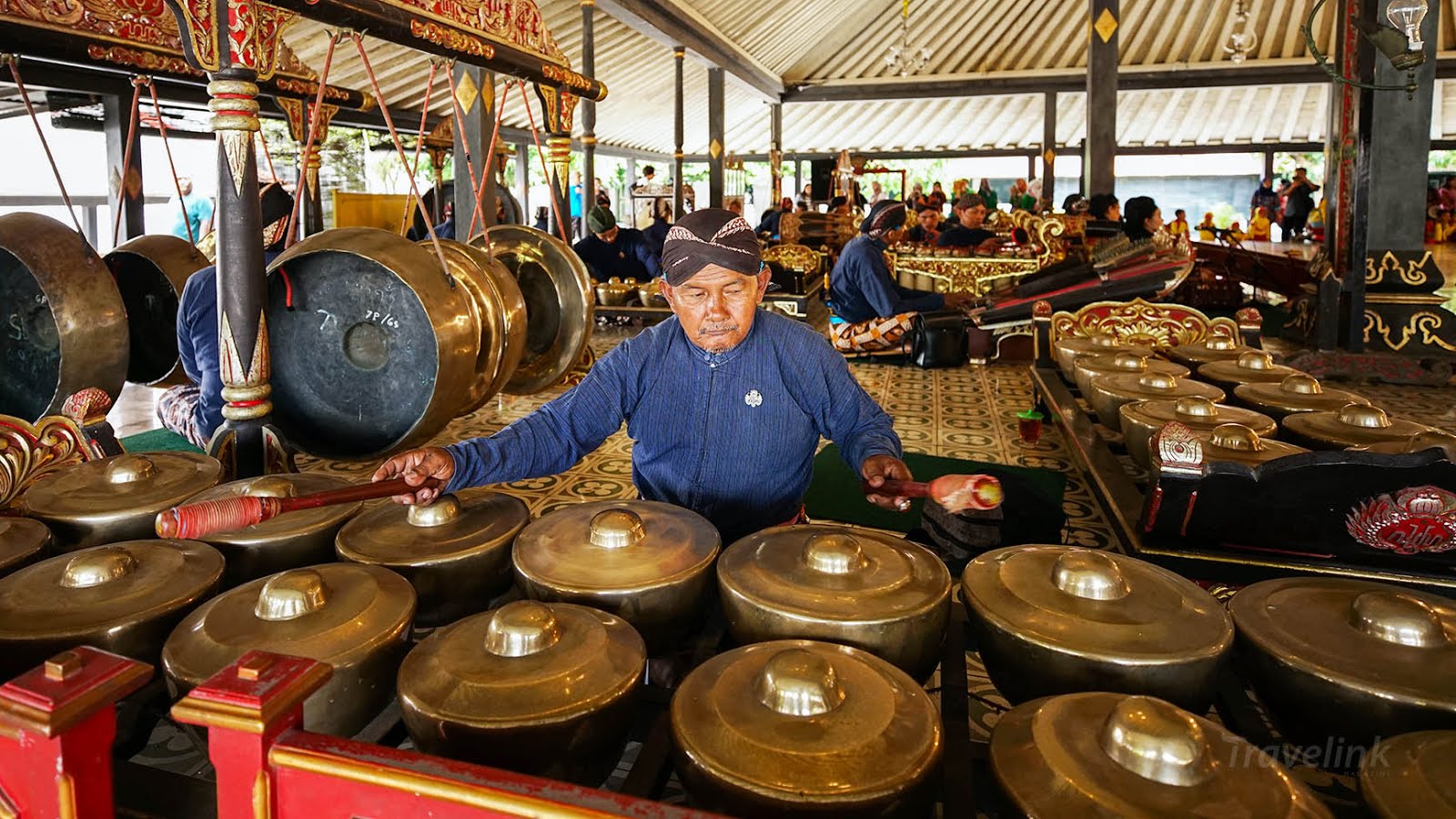 Pengertian Ciri ciri dan Fungsi Musik Tradisional Beserta 