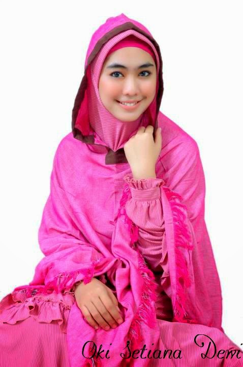 Model Baju Muslim Gamis Syar'i ala Artis Oki Setiana Dewi  Cinuy 