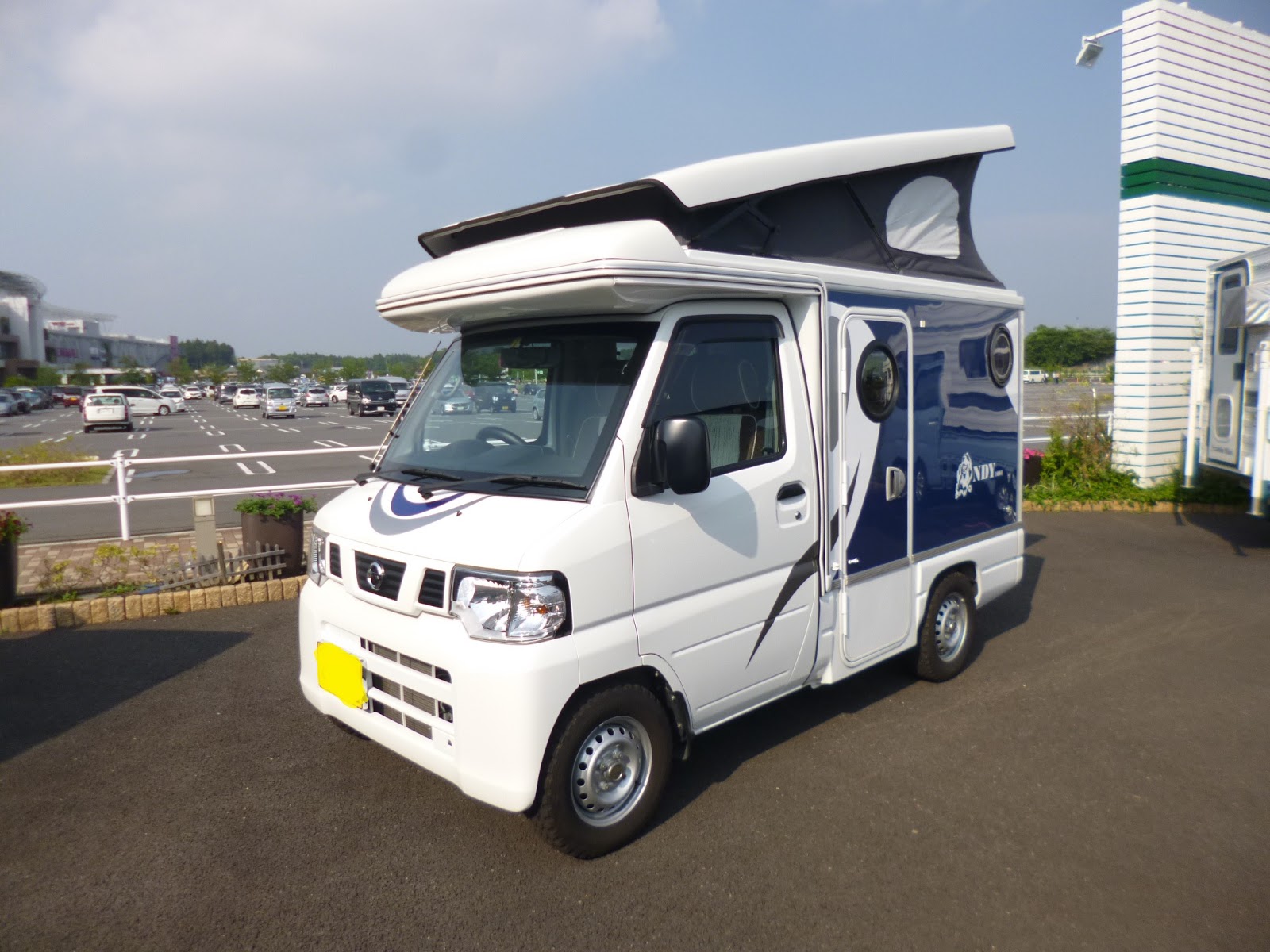 Rvland スタッフブログ 軽キャンパーにもアームレスト