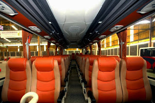 Tempat duduk bus pariwisata