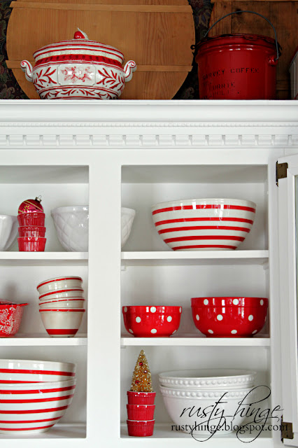 Rusty Hinge red and white Christmas kitchen cupboards