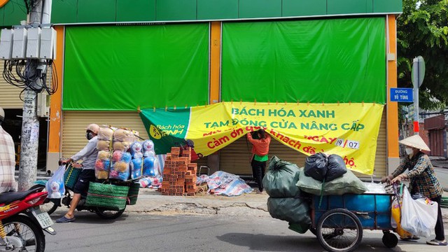 Không riêng gì Bách Hóa Xanh, nhiều cửa hàng cũng treo bảng “xả kho, giảm giá  - Ảnh 8.