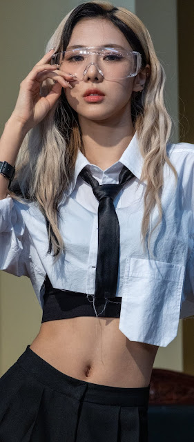 Kim Yoohyeon (김유현) is the Lead Vocalist of Happy Face Entertainment's Girl Group Dreamcatcher. She is a former member of MINX and a contestant on the YG survival show MIXNINE.