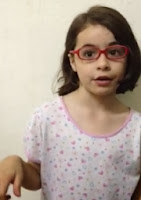 video de niña que habla sobre las princesas de los cuentos