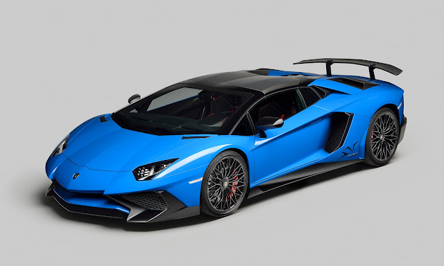 The Lamborghini Aventador LP 750-4 SuperVeloce Roadster - with roof on and side view