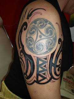 Art Tattoo-Celtic and Tribal Tattoo On Side Hand