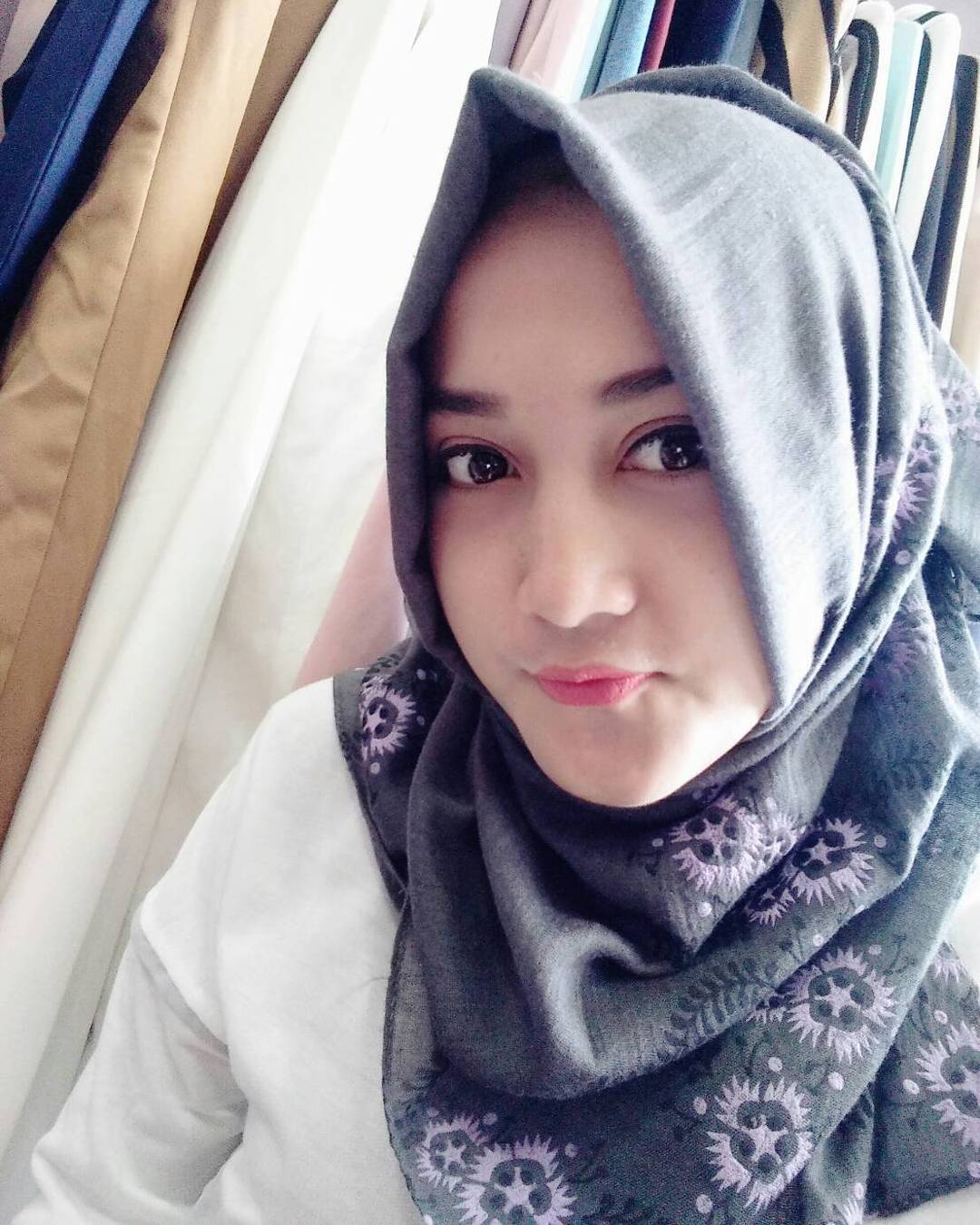 Foto gadis  manis berjilbab  cantik  terbaru CantikaMagz