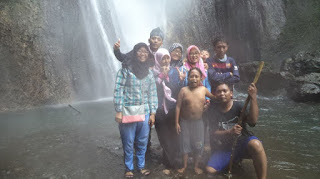 Jalan - Jalan Ke Curug 