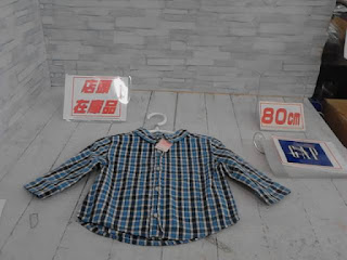 中古品　子供服　８０ｃｍ　GAP　ブルー系　チェック柄　長袖シャツ　２２０円