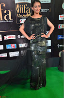 Akshara Haasan in Shining Gown at IIFA Utsavam Awards 2017  Day 2 at  27.JPG