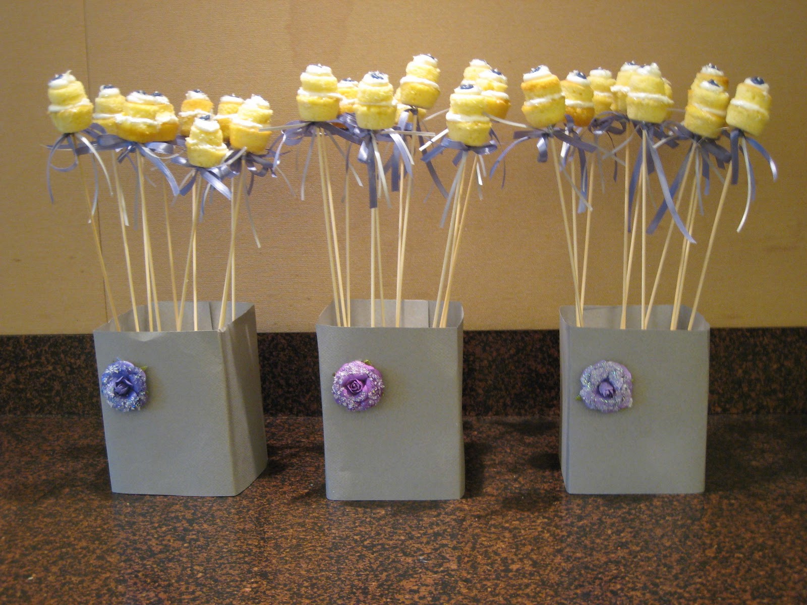 mini wedding cakes.