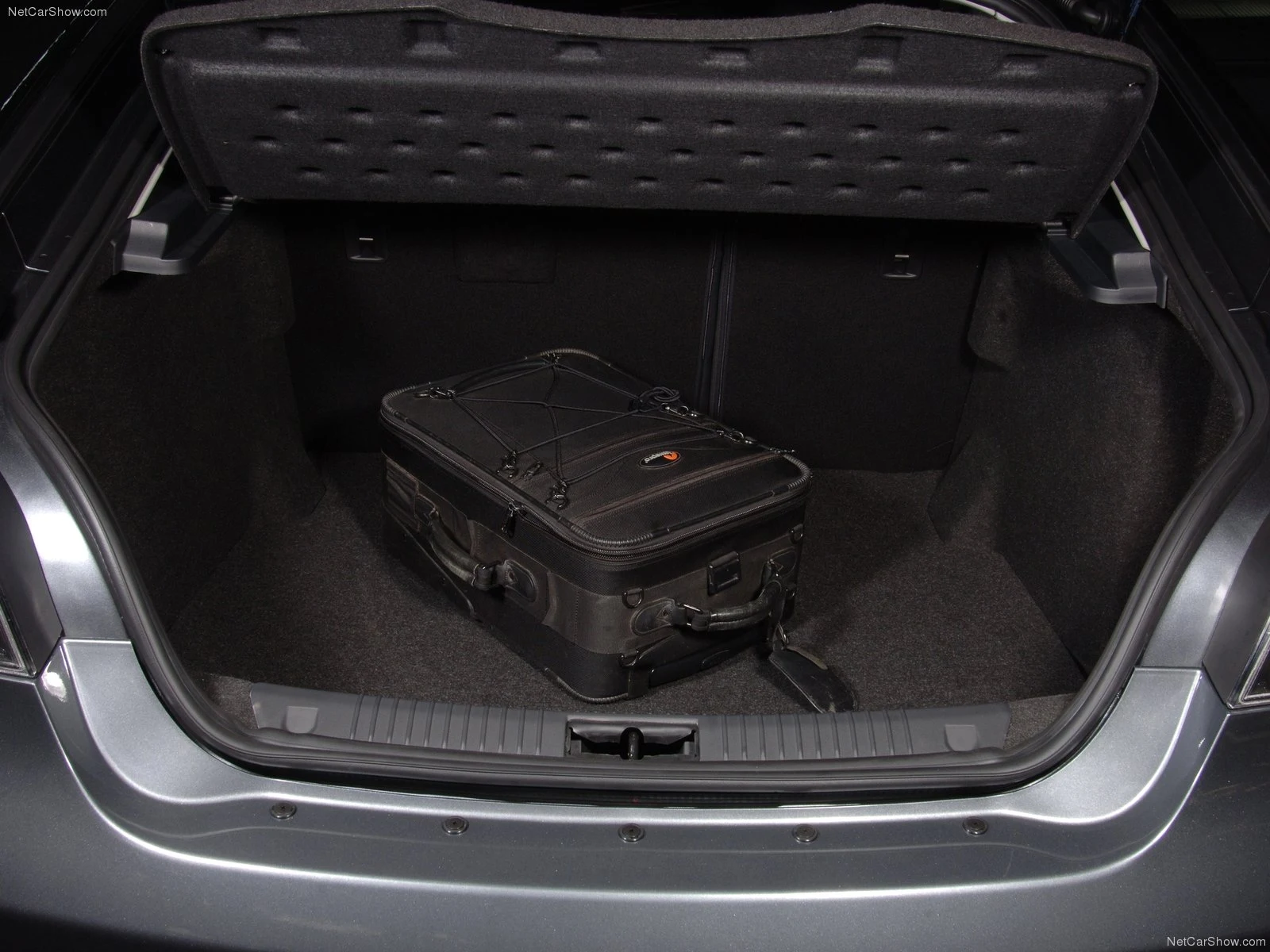 Hình ảnh xe ô tô MG 6 2011 & nội ngoại thất