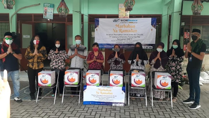 Terus Berbagi, WOM Finance Bagikan Bingkisan Ramadhan kepada Kaum Dhuafa