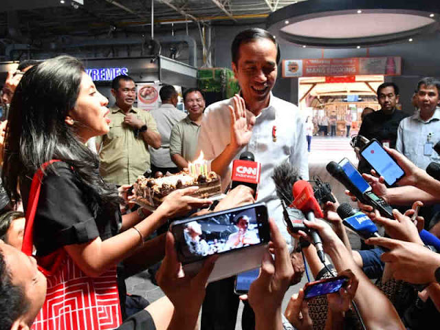 Jokowi Dapat 3 Kejutan Hari Ulang Tahun ke 58