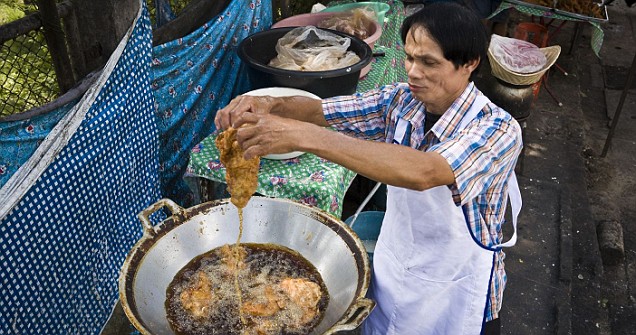 The Chef Who Can Deep Fry His Hands