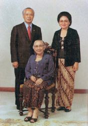 Siti Hartinah - Ibu Tien istri Presiden Soeharto