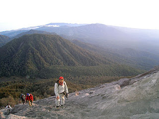 http://mochasino.blogspot.com/2012/12/10-Wisata-Alam-Gunung-Semeru.html