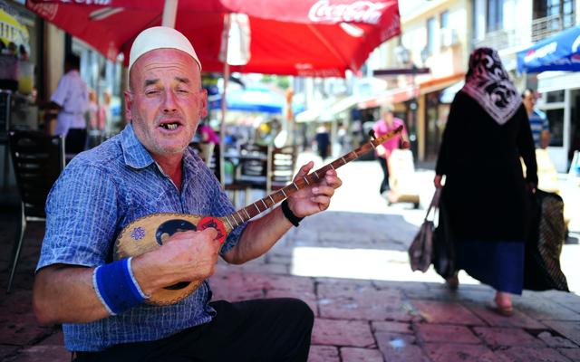 Περίγελως των Βαλκανίων η Ελλάδα – χλευάζουν Αλβανοί και Σκοπιανοί