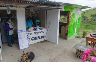 Delicioso piqueteadero en el camino a las cascadas de la Chorrera, cerca de Choachí.