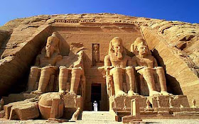 Kuil Abu simbel (hasil peninggalan kebudayaan mesir kuno)