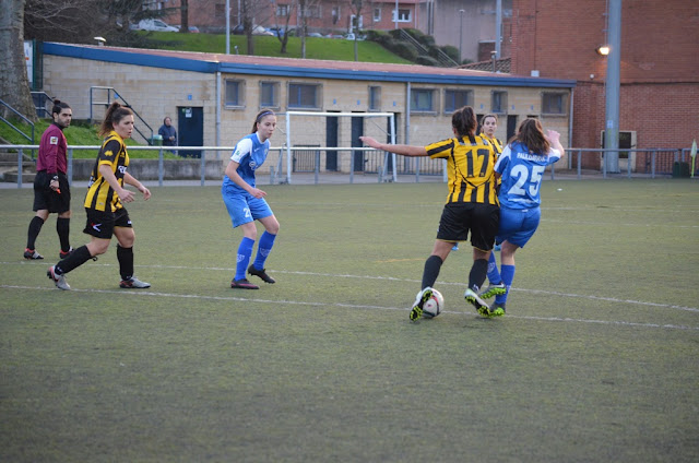 Fútbol | El Pauldarrak B se lleva el derbi de la Liga Vasca femenina ante en Barakaldo CF