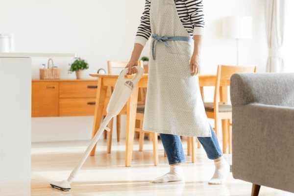 Stick vacuum cleaners