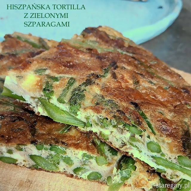 Hiszpańska tortilla z zielonymi szparagami