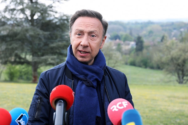 [VIDEO] « C’est un poison ! » Dans la Sarthe, Stéphane Bern s’oppose au projet éolien des “bobos citadins”