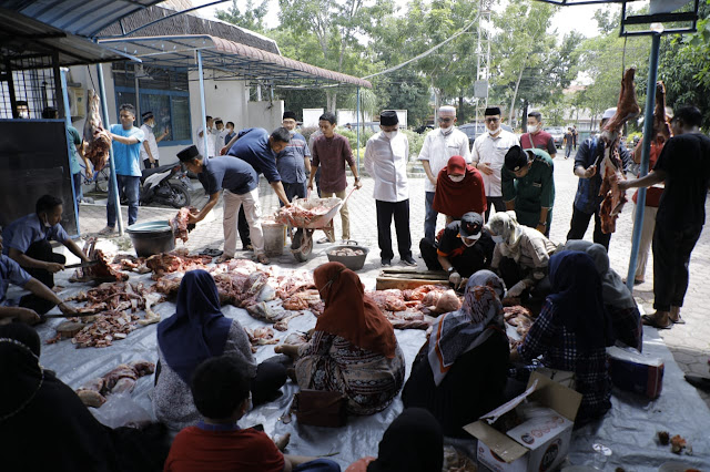 Pastikan Prokes Diterapkan, Bupati dan Wabup Asahan Tinjau Pelaksanaan Penyembelihan Hewan Qurban