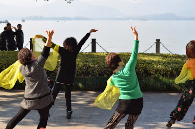 Ladies dancing Guangchangwu 广场舞