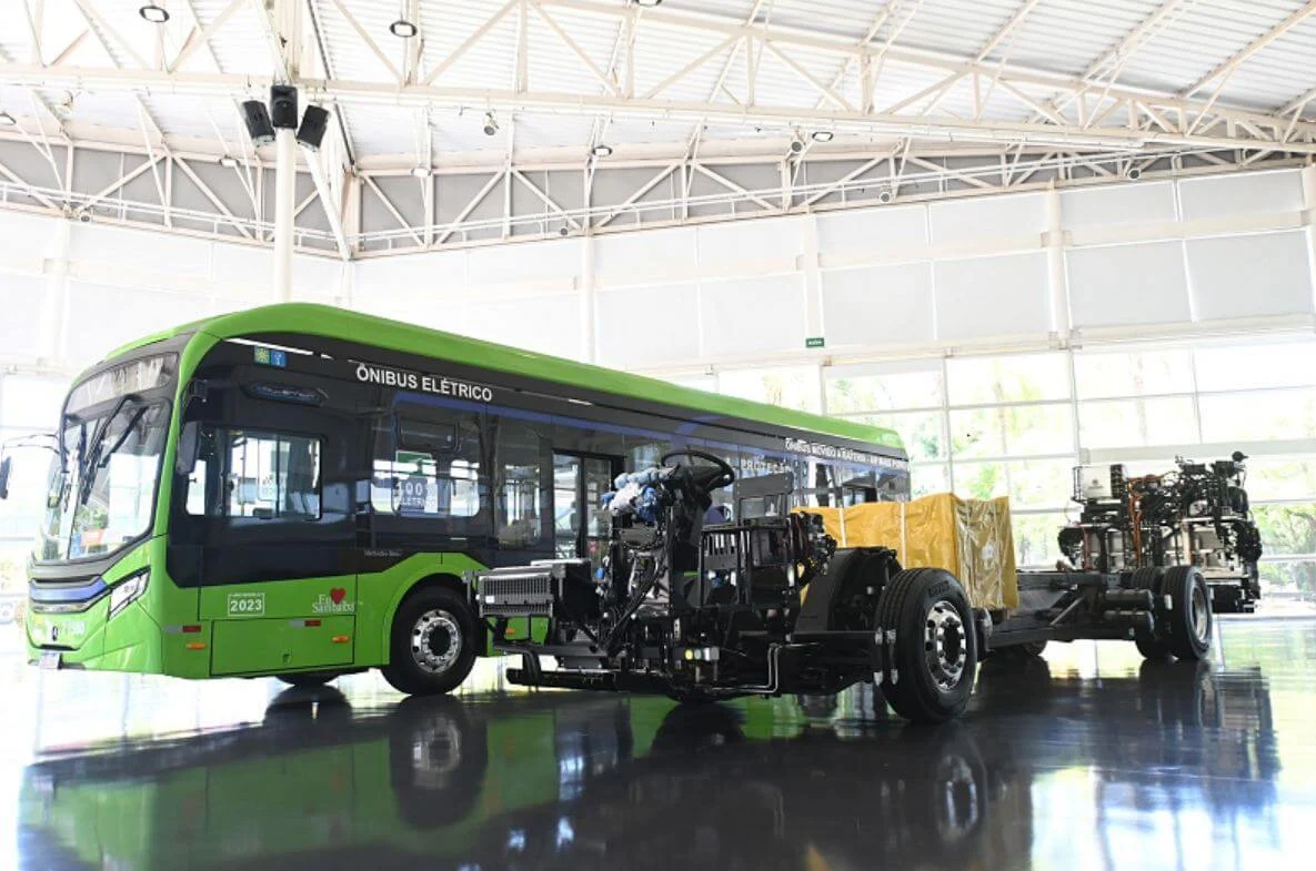 Mercedes Benz eO500U chasis y bus