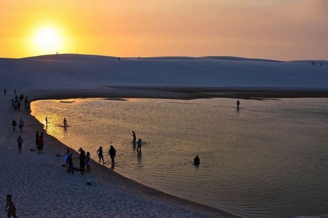 5 Foto foto Keindahan Gurun Pasir Putih di Brazil