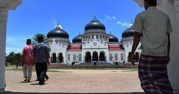 Doa Masuk dan Keluar Masjid dan Artinya Lengkap Dengan 